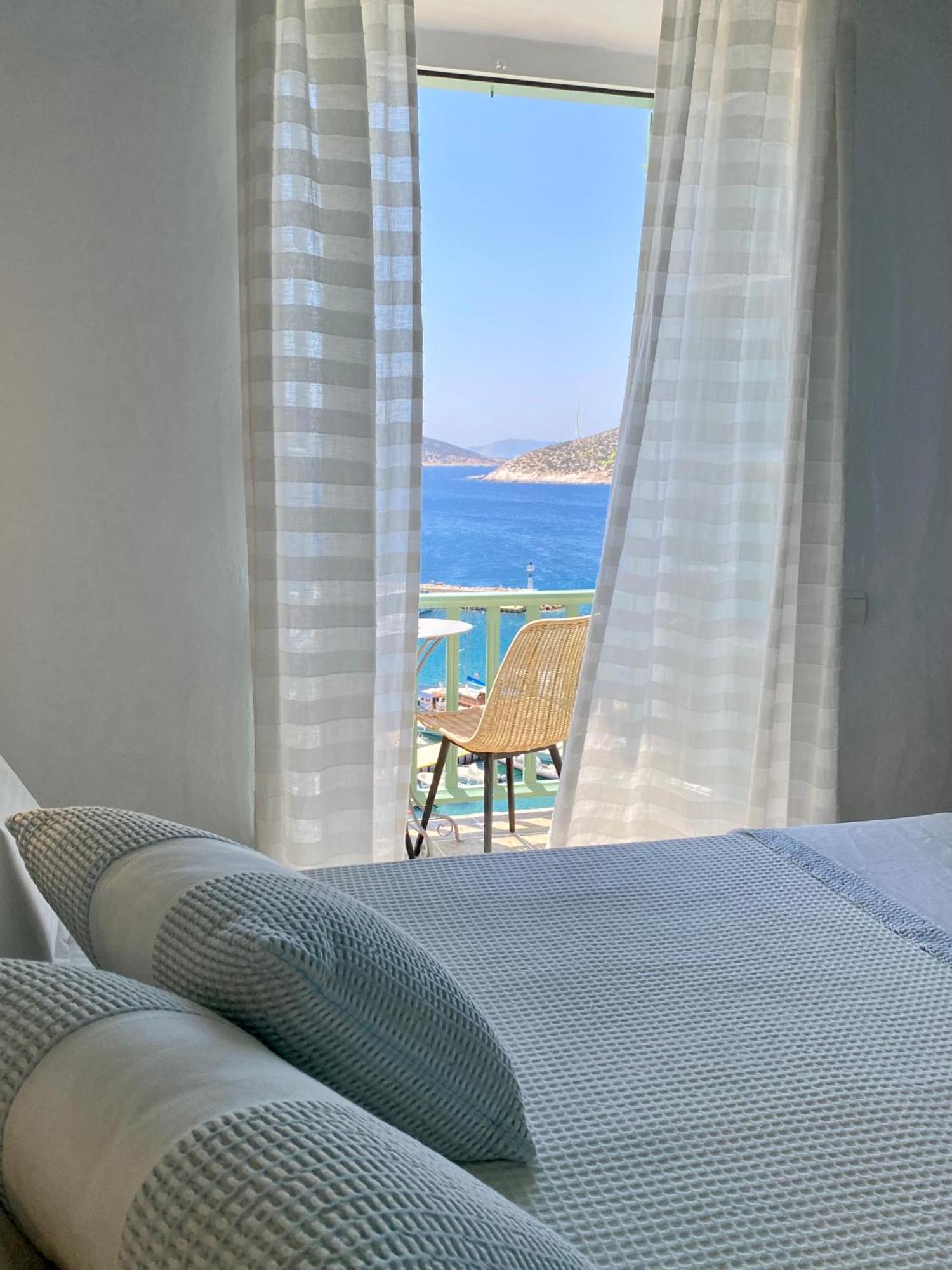 Niriedes Hotel Platis Gialos  エクステリア 写真